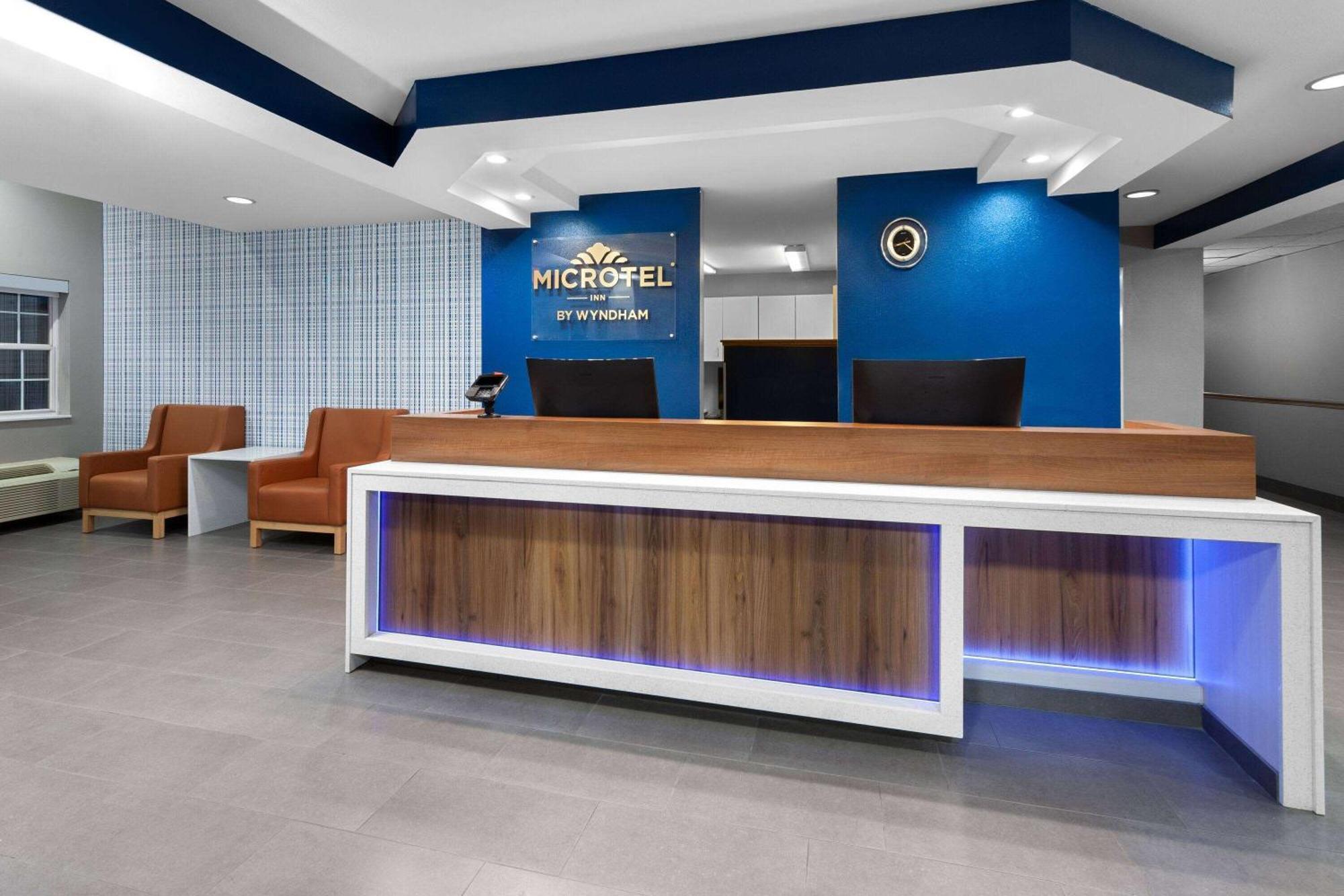 Microtel Inn By Wyndham Janesville Dış mekan fotoğraf