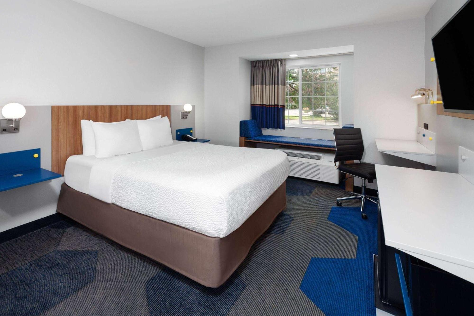 Microtel Inn By Wyndham Janesville Dış mekan fotoğraf