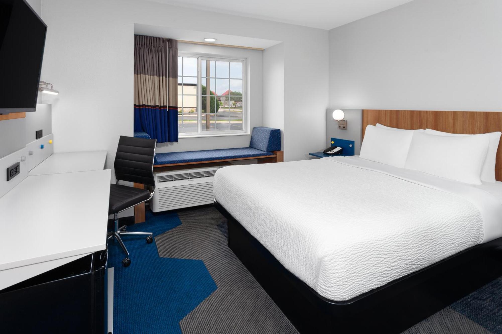 Microtel Inn By Wyndham Janesville Dış mekan fotoğraf